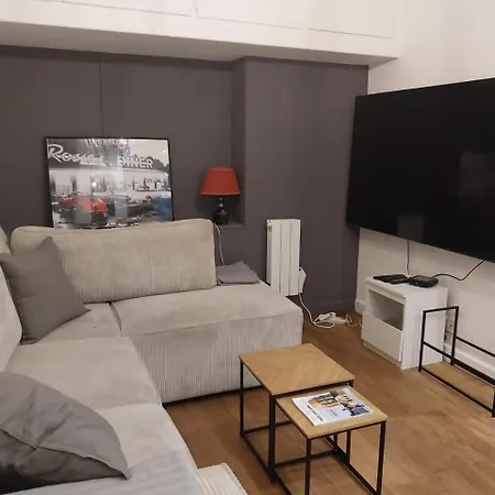 Apartment Cosy Dans Le Marais