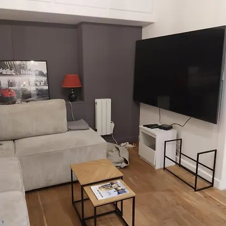 Apartment Cosy Dans Le Marais Paris
